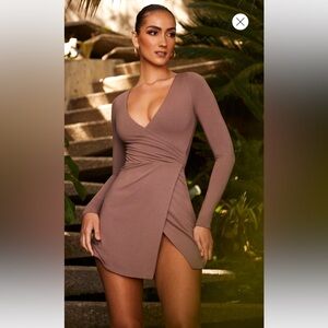 Beautiful brown long sleeve dress 🤎